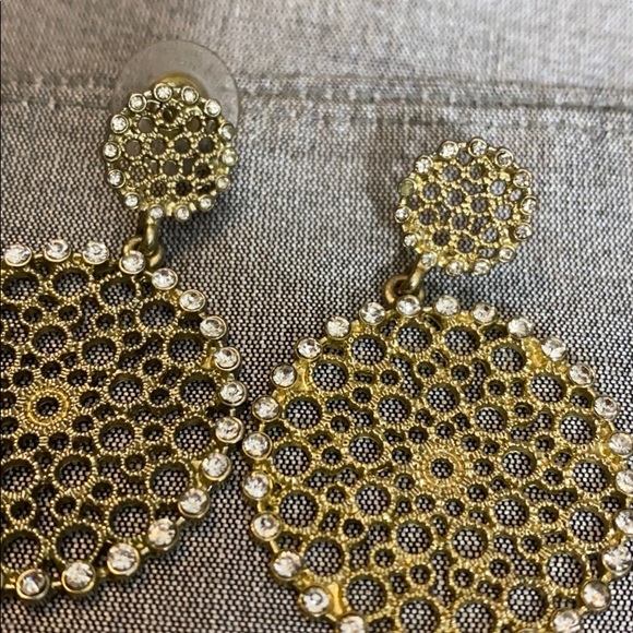 Jewelry - Gold Filigree With Crystals Around Them
